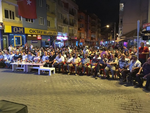 AFYONKARAHİSAR TİCARET BORSASI TARAFINDAN DİNAR'DA DEMOKRASİ ŞÖLENİ DÜZENLENDİ.